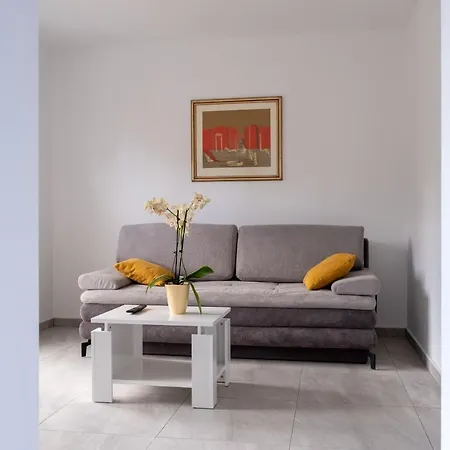 Sky شقة فوديس