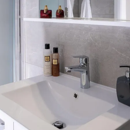 Sky شقة فوديس